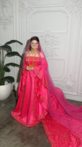Fuschia Malka Gown فستان ملكة فوشي مع شك ذهبي