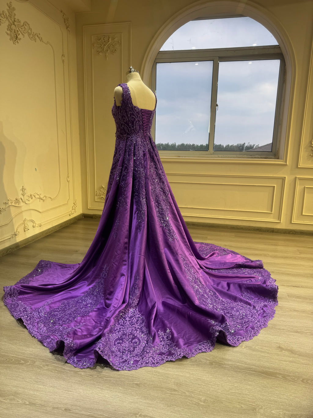 Dark purple fishtail malka dress with veil فستان بنفسجي غامق مع تنورة و طرحة