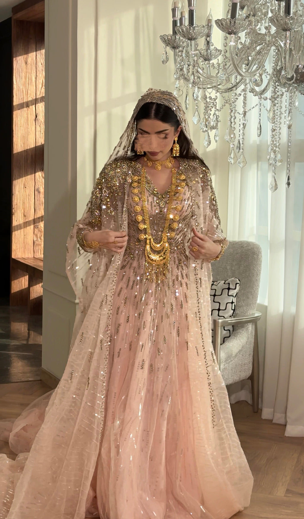 Champagne thoub with handmade crystals and veil ثوب روز جولد مع كريستالات باليد و طرحة