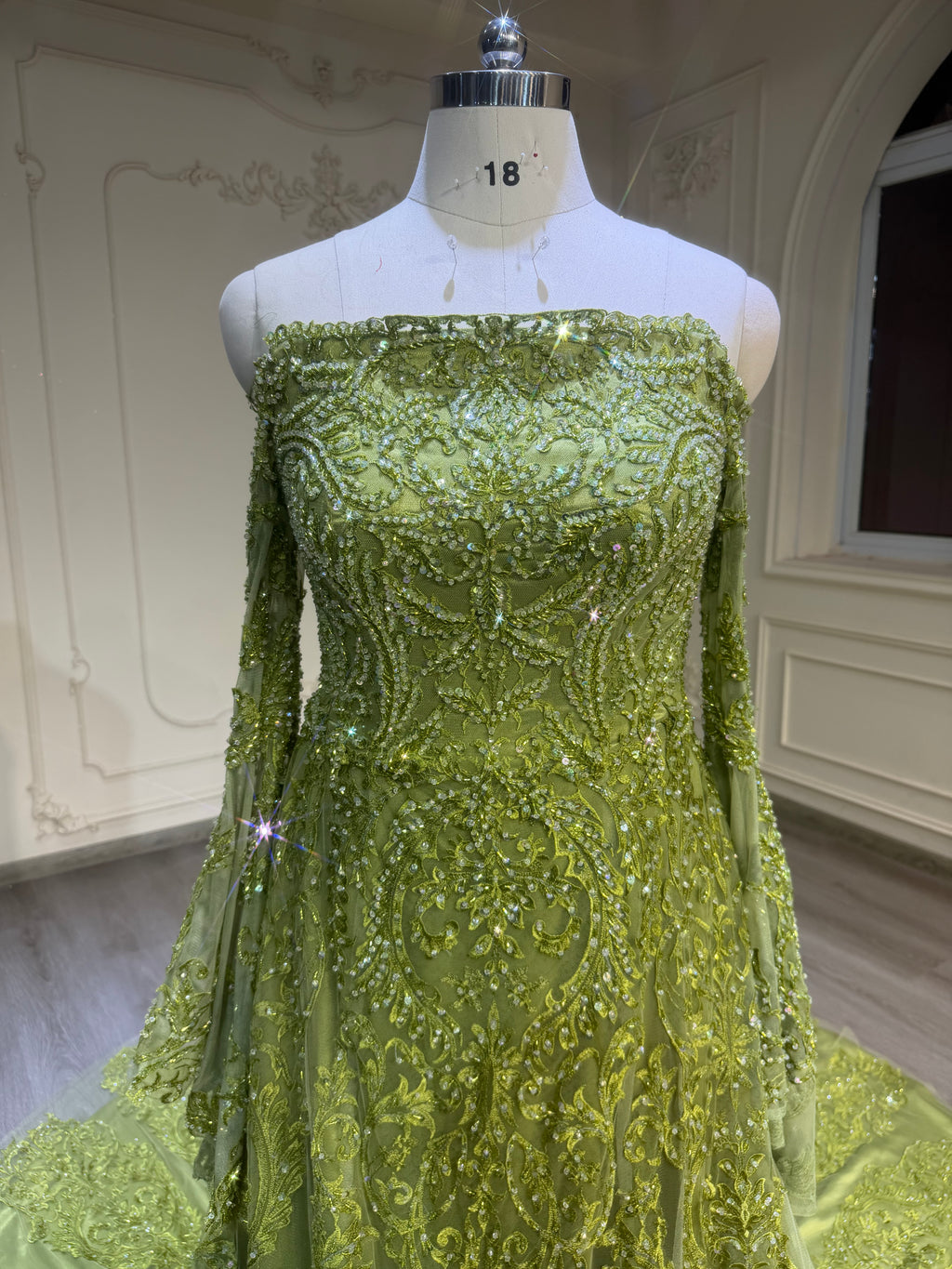 Olive green malka lace dress فستان ملكة دانتيل فستقي مع طرحة