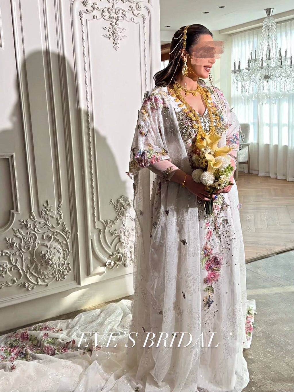 White thoub with crystal and handmade details ثوب ابيض مع ورد و كريستال يدوي