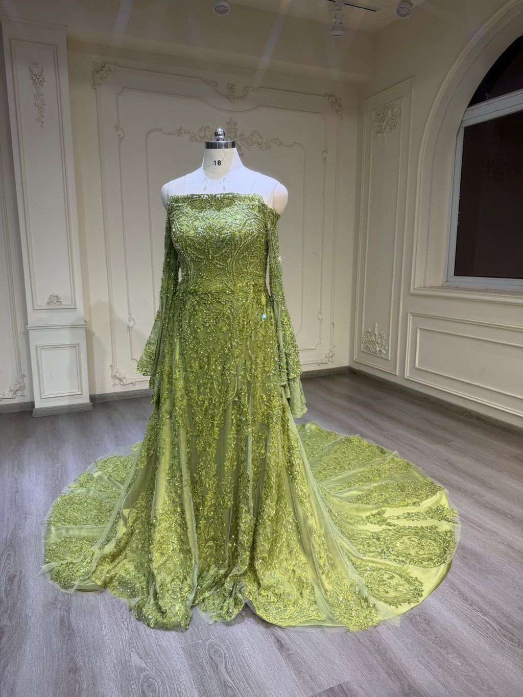 Olive green malka lace dress فستان ملكة دانتيل فستقي مع طرحة