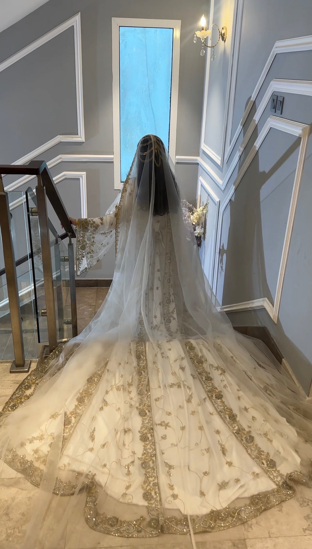 White Malka thoub ثوب ايفز برايدل ابيض و ذهبي