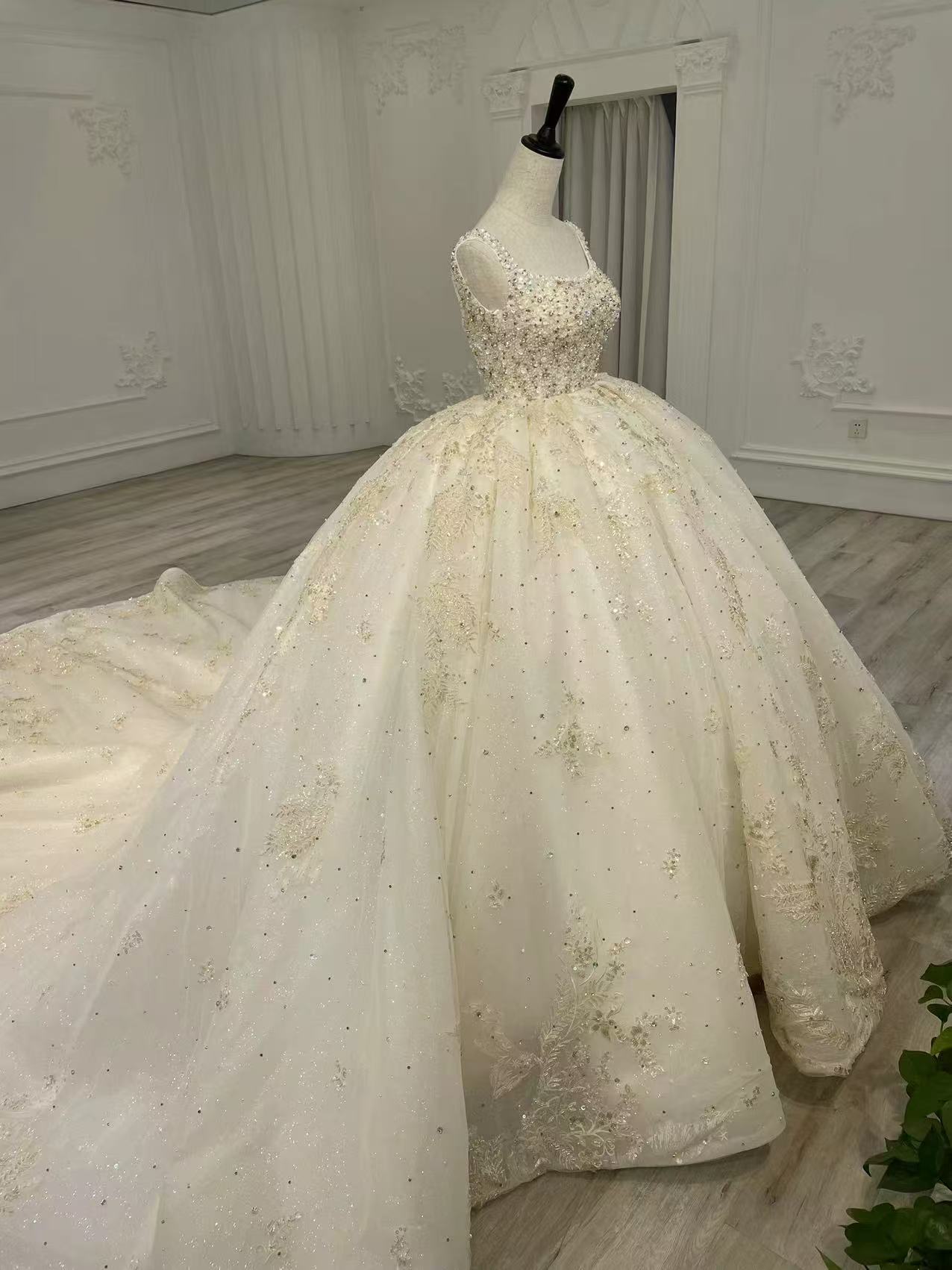 Ballgown champagne dress with heavy hand beading فستان منفوش مع شك يدوي ثقيل