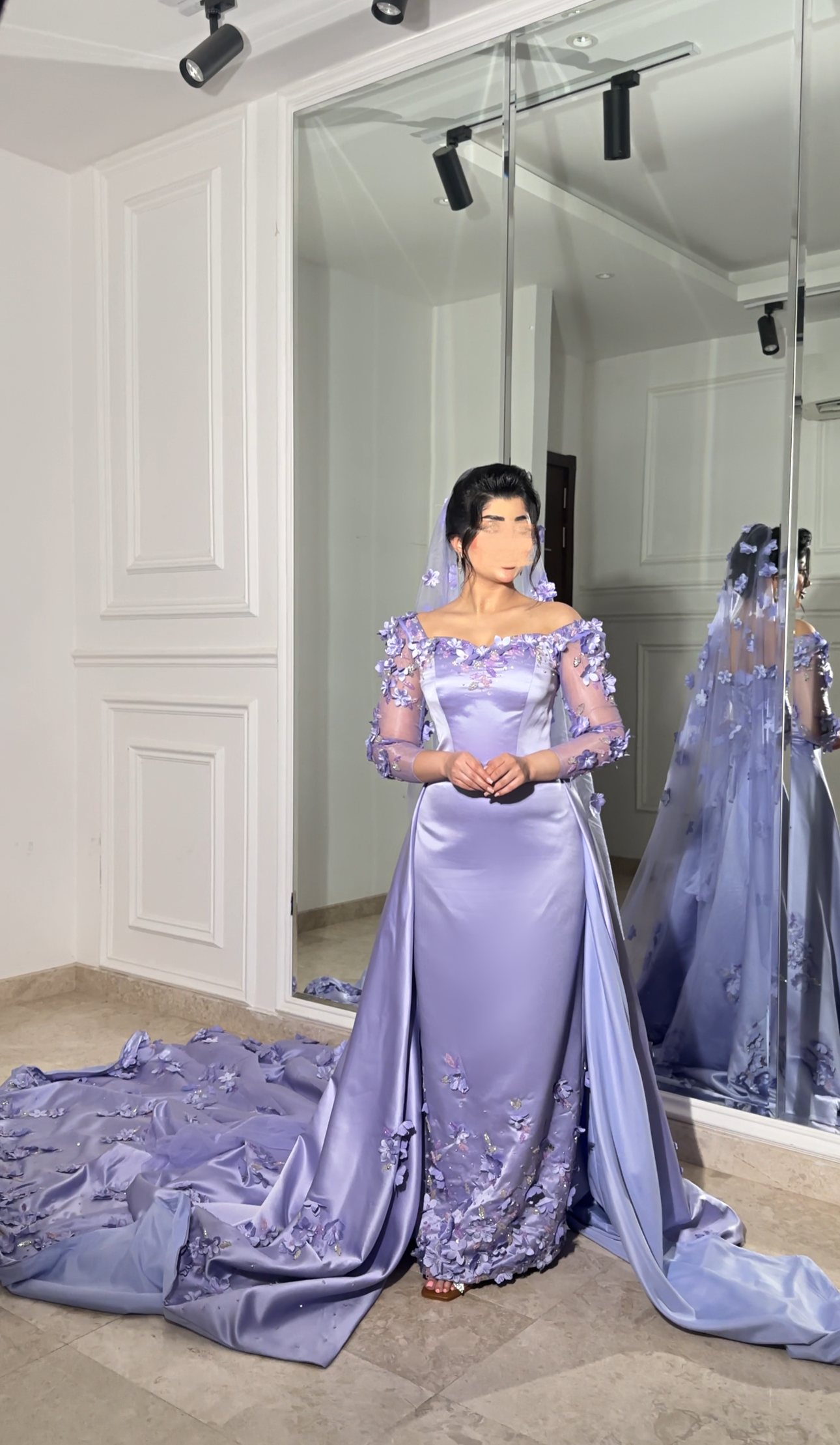 Lilac flower dress with veil and handmade flowers فستان خطوبة ليلكي مع تركيب يدوي للورد
