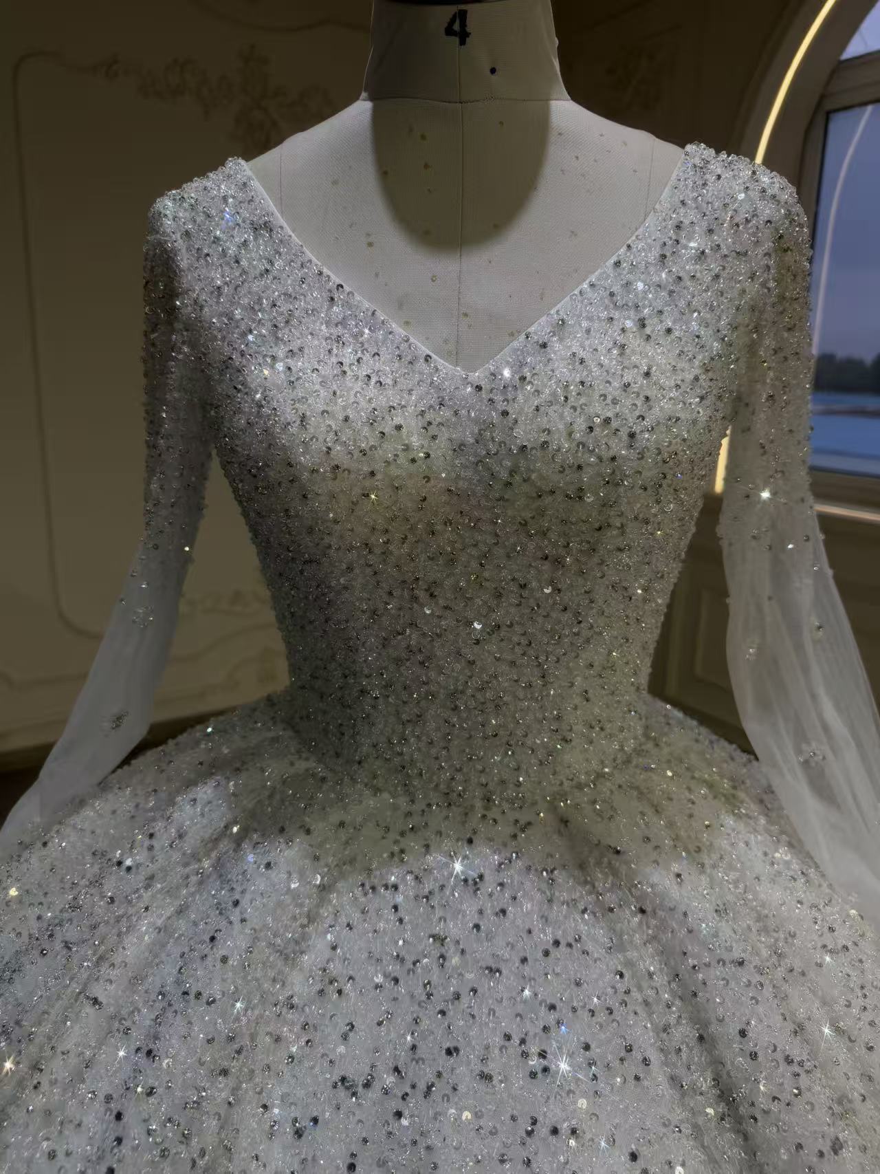 Handmade fully crystal dress over lace فستان كريستال ثقيل باليد مع طرحة فوق دانتيل