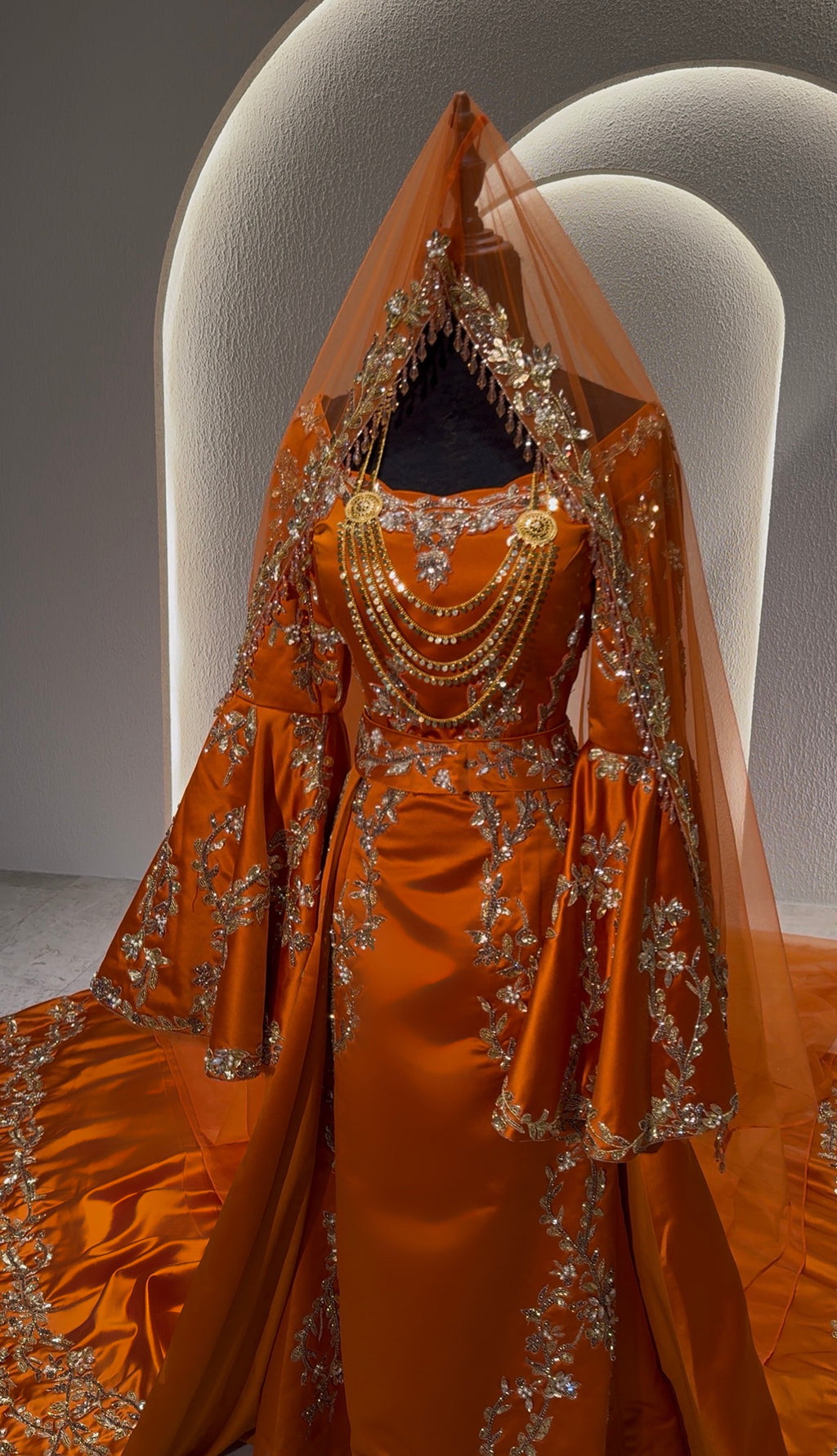 Burnt Orange Malka dress فستان ملكة برتقالي مع ذهبي مع طرحة