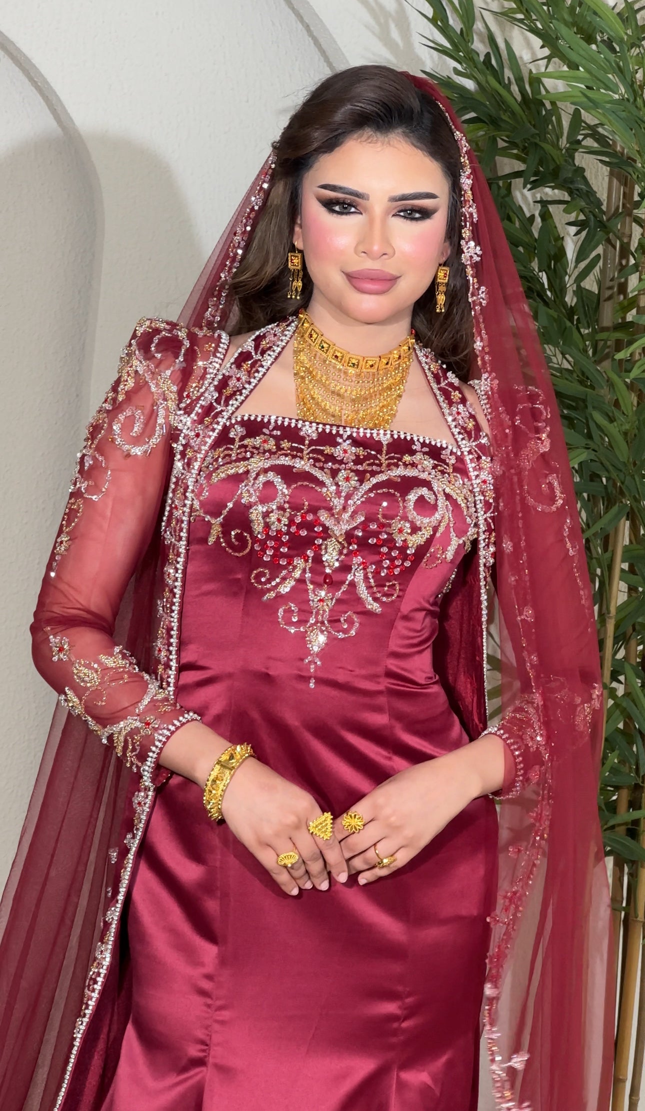 Maroon fishtail henna dress with veil فستان ملكة ماروني مع طرحة