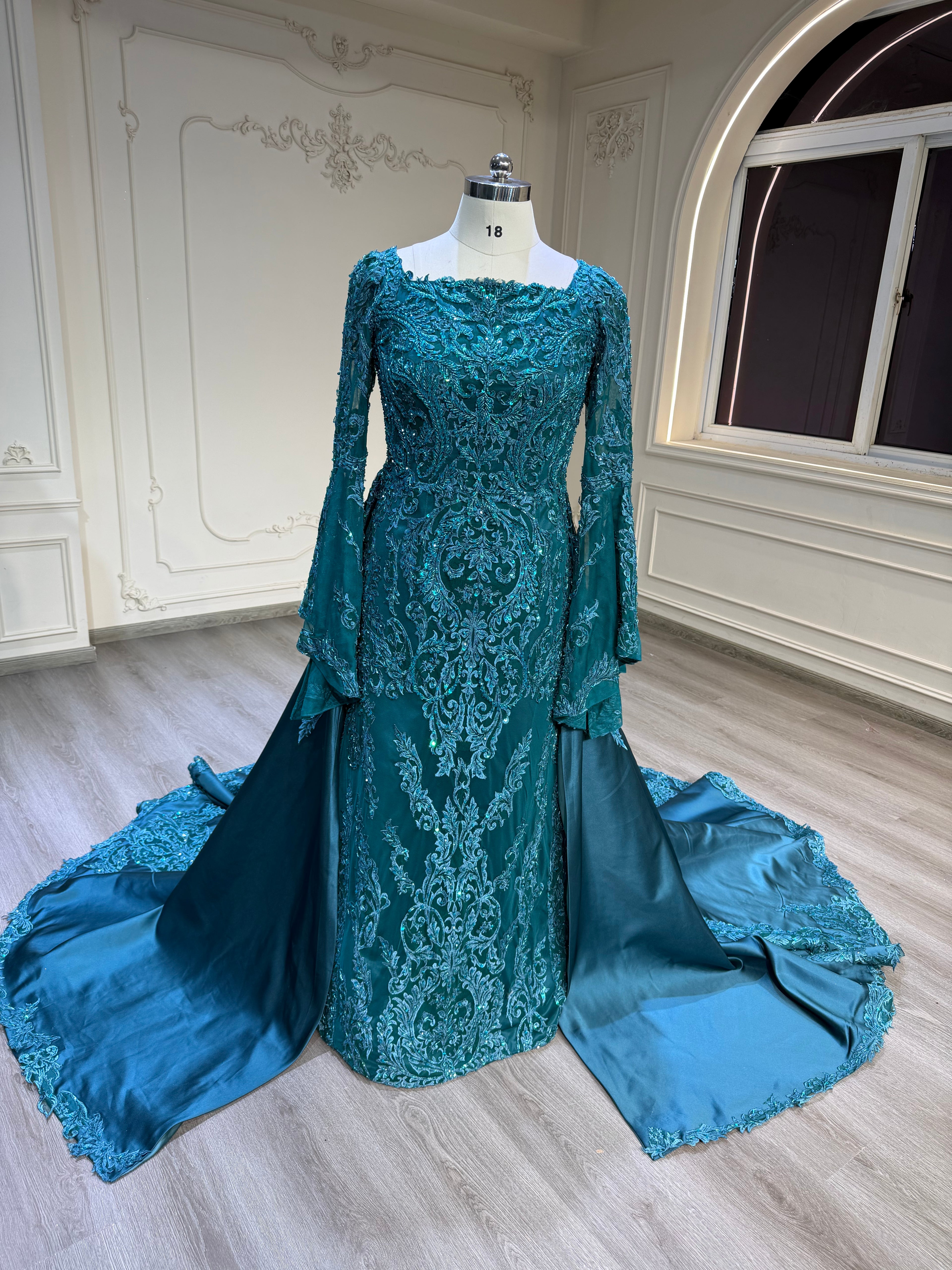 Turquoise dress with veil فستان فيروزي مع طرحة