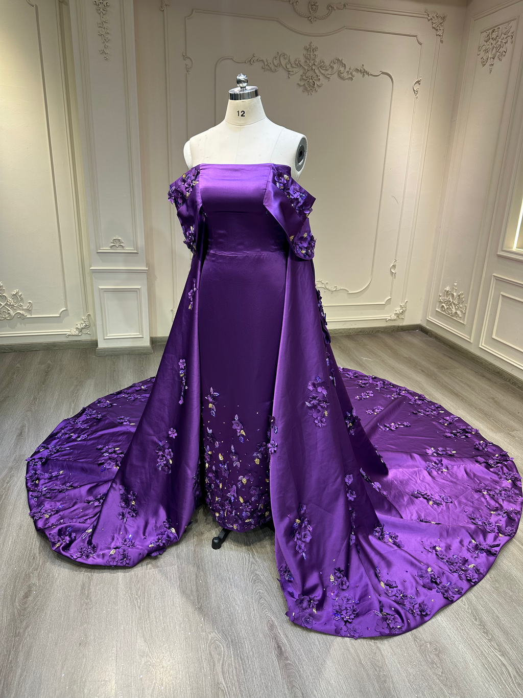 Dark purple malka dress with good beading and veil فستان ملكة بنفسجي غامق