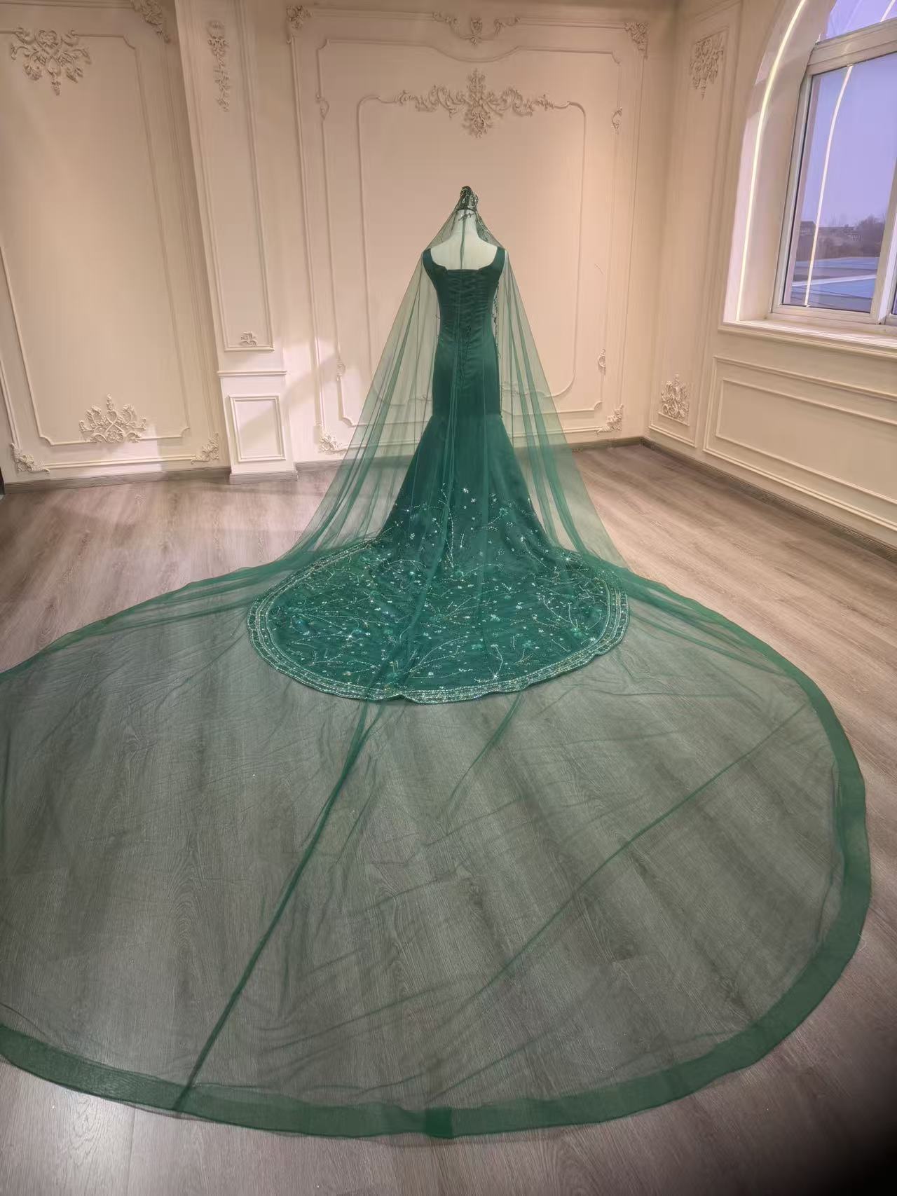 Green malka hand embroidered dress with veil فستان  خطوبة بالشك اليدوي مع طرحة