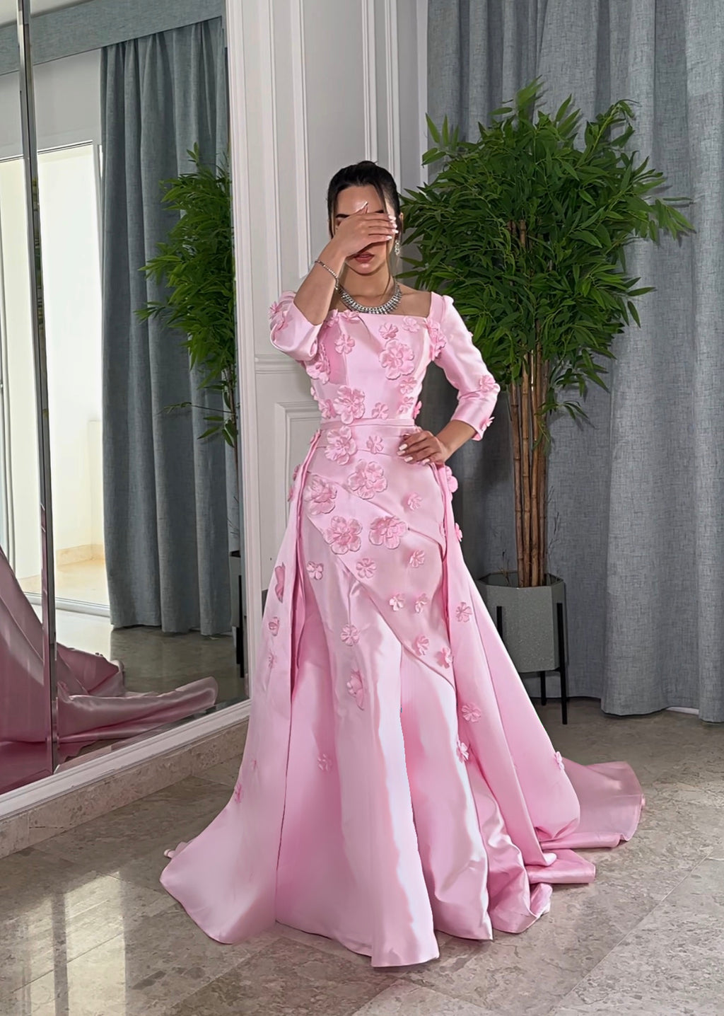 Pink flower removable fishtail dress فستان زهري مورد مع ذيل