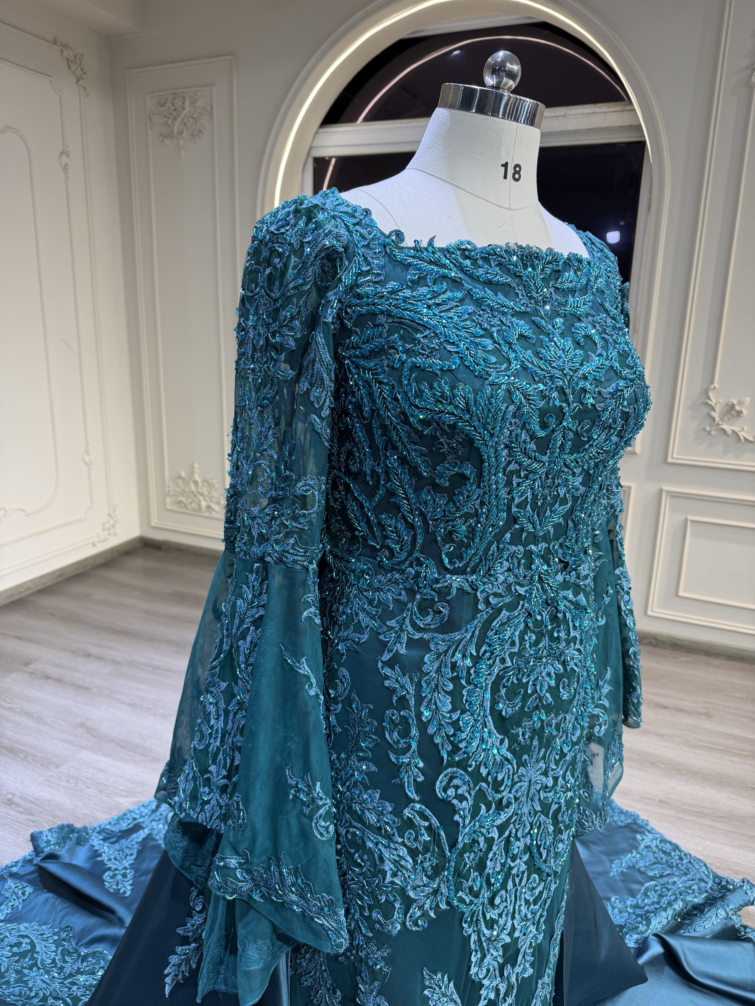 Turquoise dress with veil فستان فيروزي مع طرحة