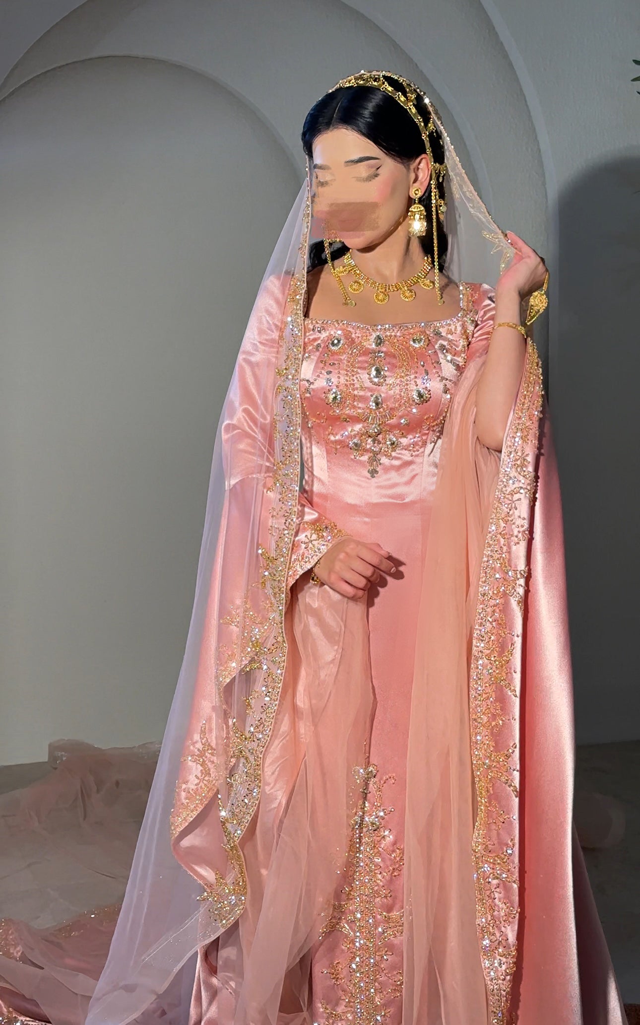 Pink henna handmade dress with veil فستان حنه وردي مع طرحة