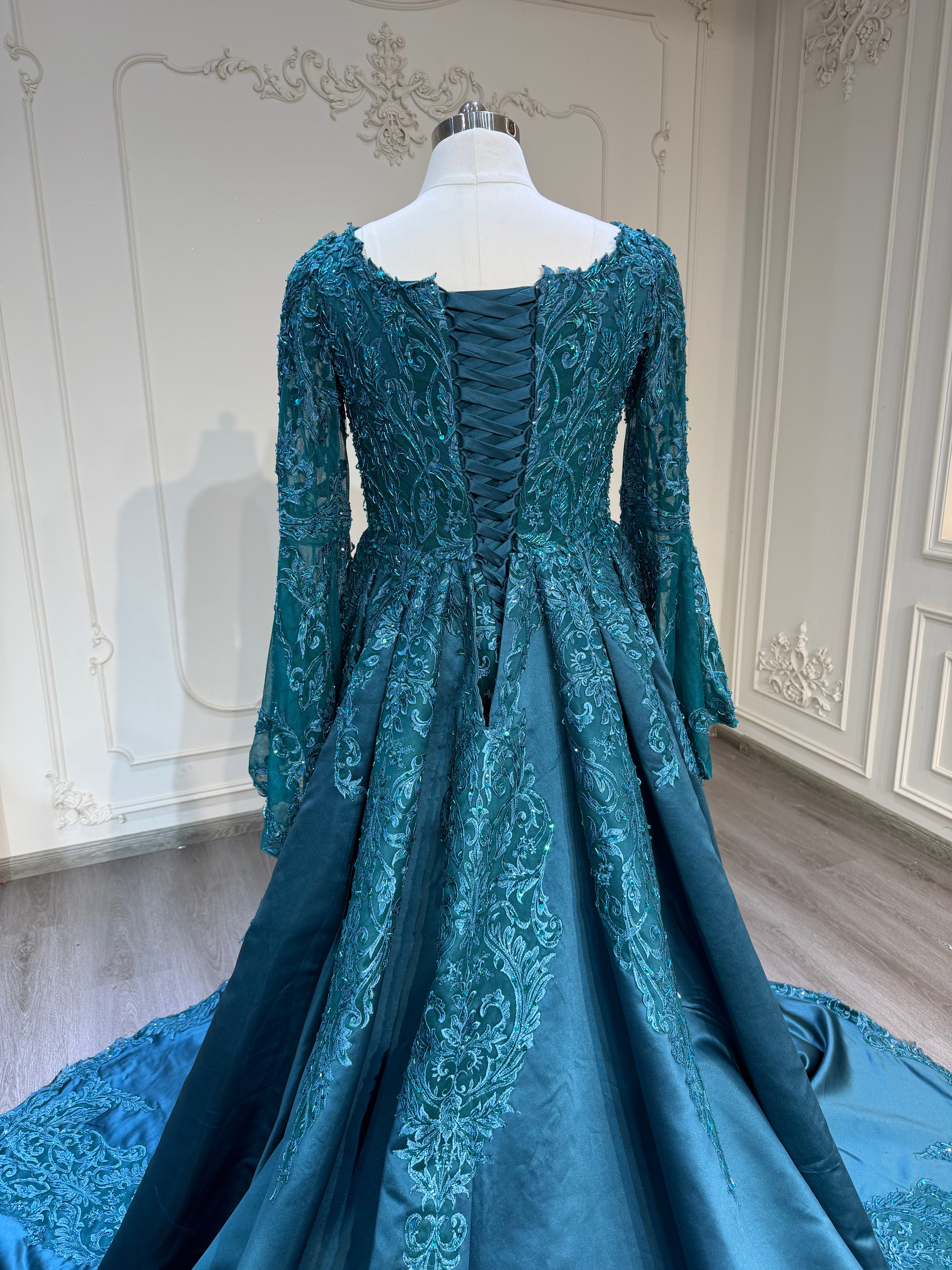 Turquoise dress with veil فستان فيروزي مع طرحة