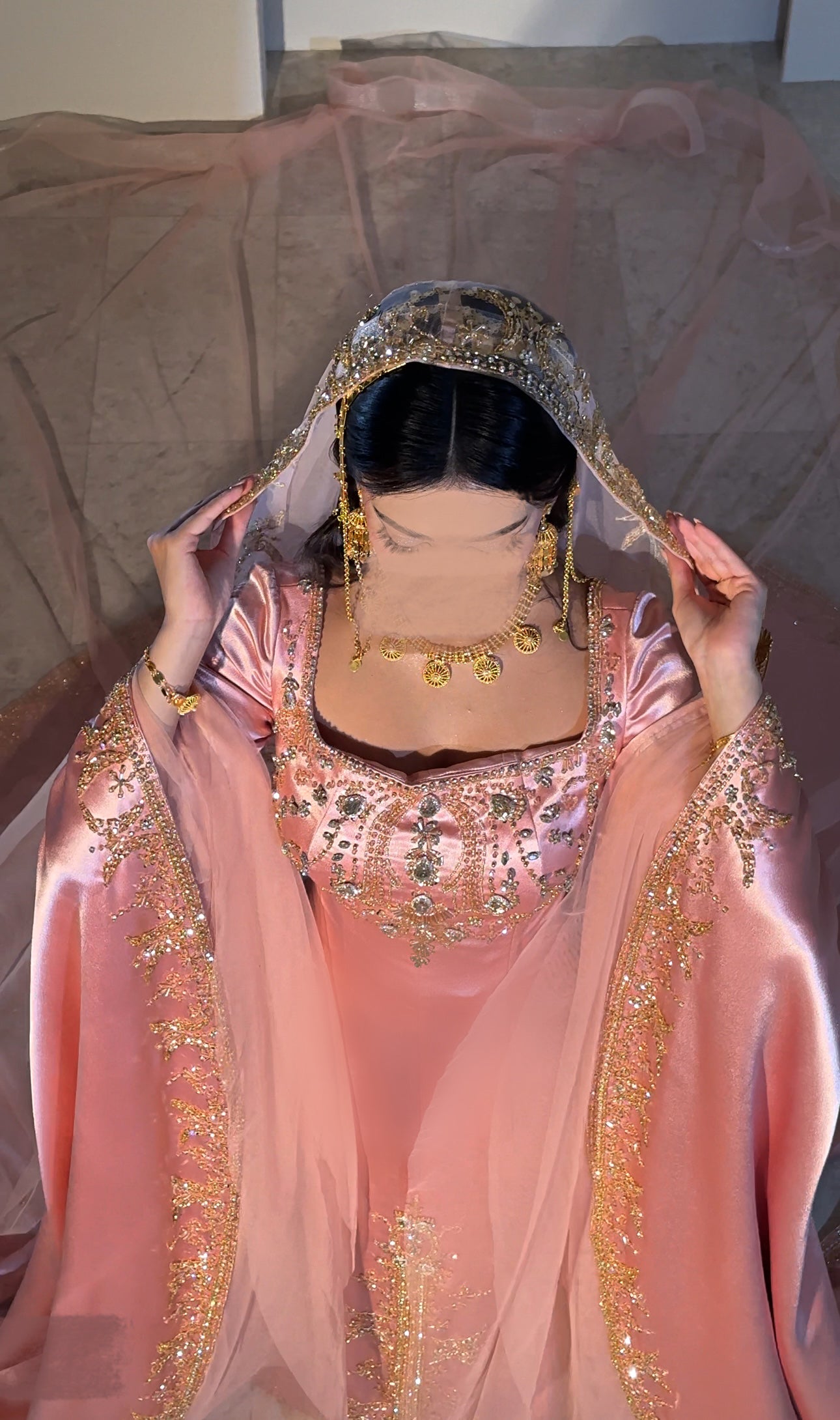 Pink henna handmade dress with veil فستان حنه وردي مع طرحة
