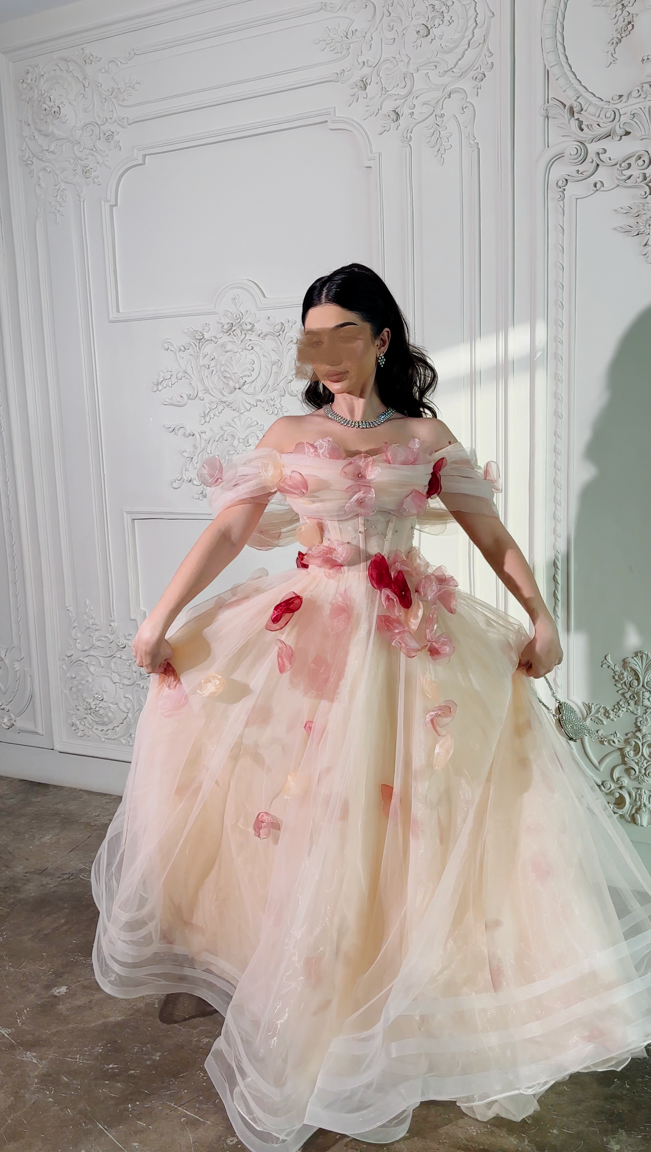 Off-shoulder red flower dress فستان اوف شولدر مع ورود حمراء