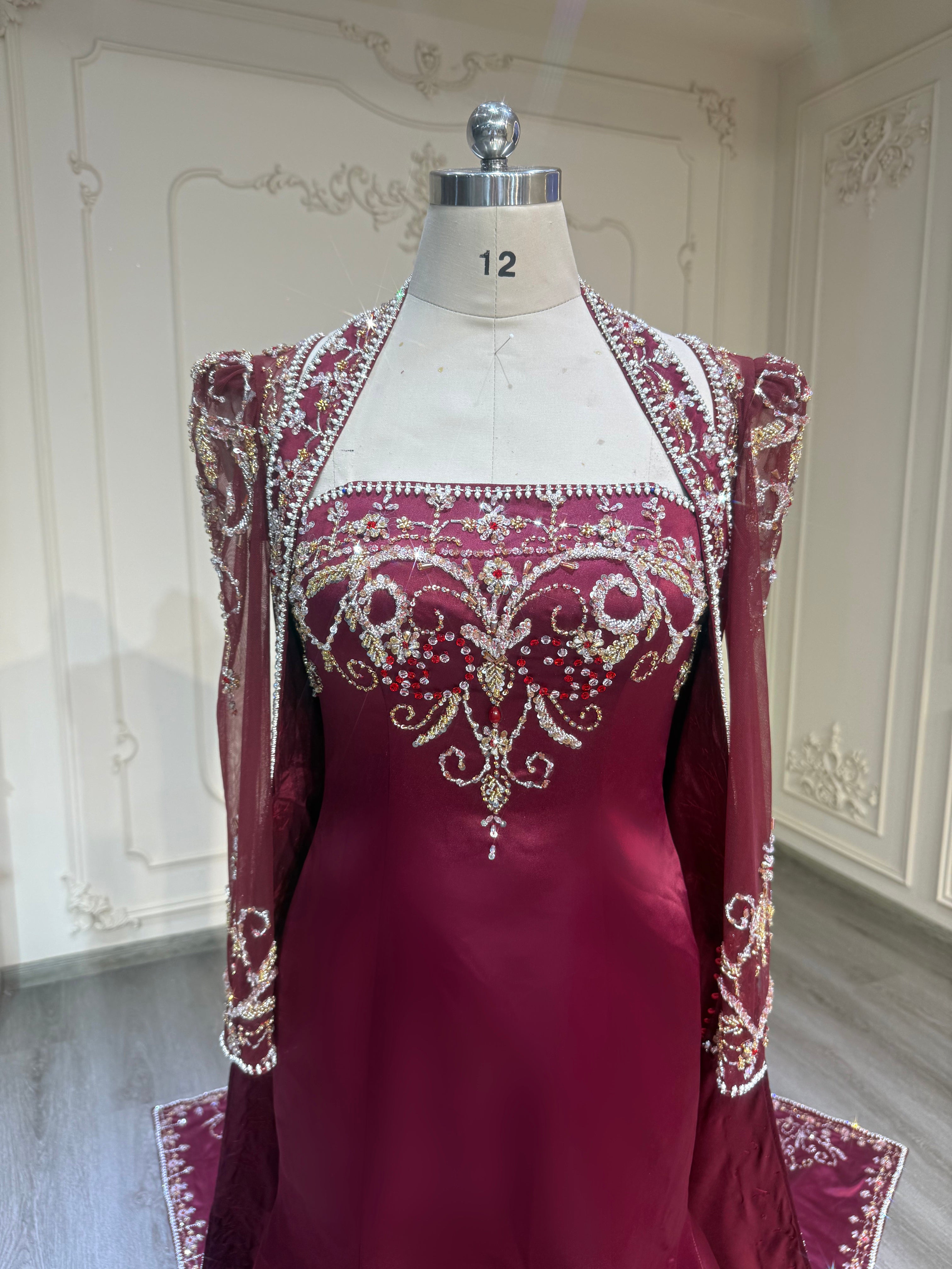 Maroon fishtail henna dress with veil فستان ملكة ماروني مع طرحة