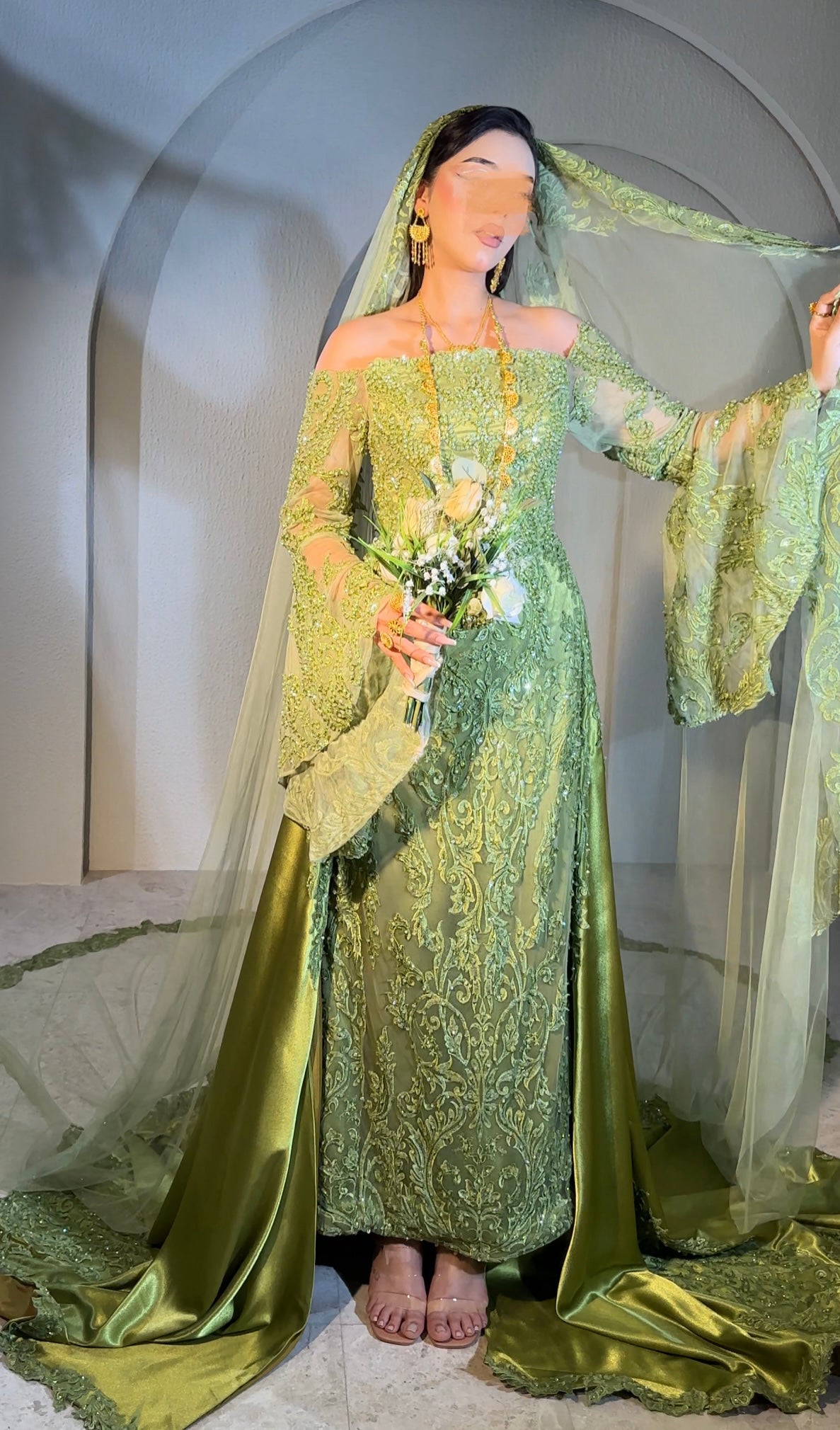 Green henna dress with veil فستان حنه مع طرحة