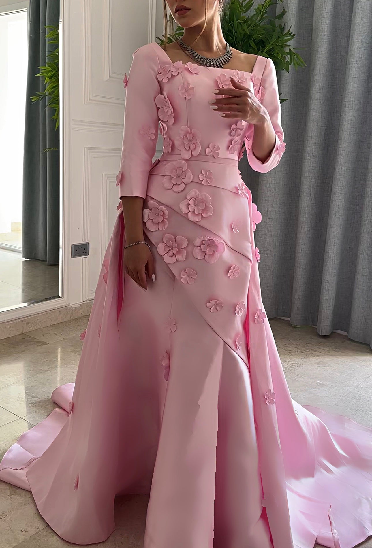 Pink flower removable fishtail dress فستان زهري مورد مع ذيل