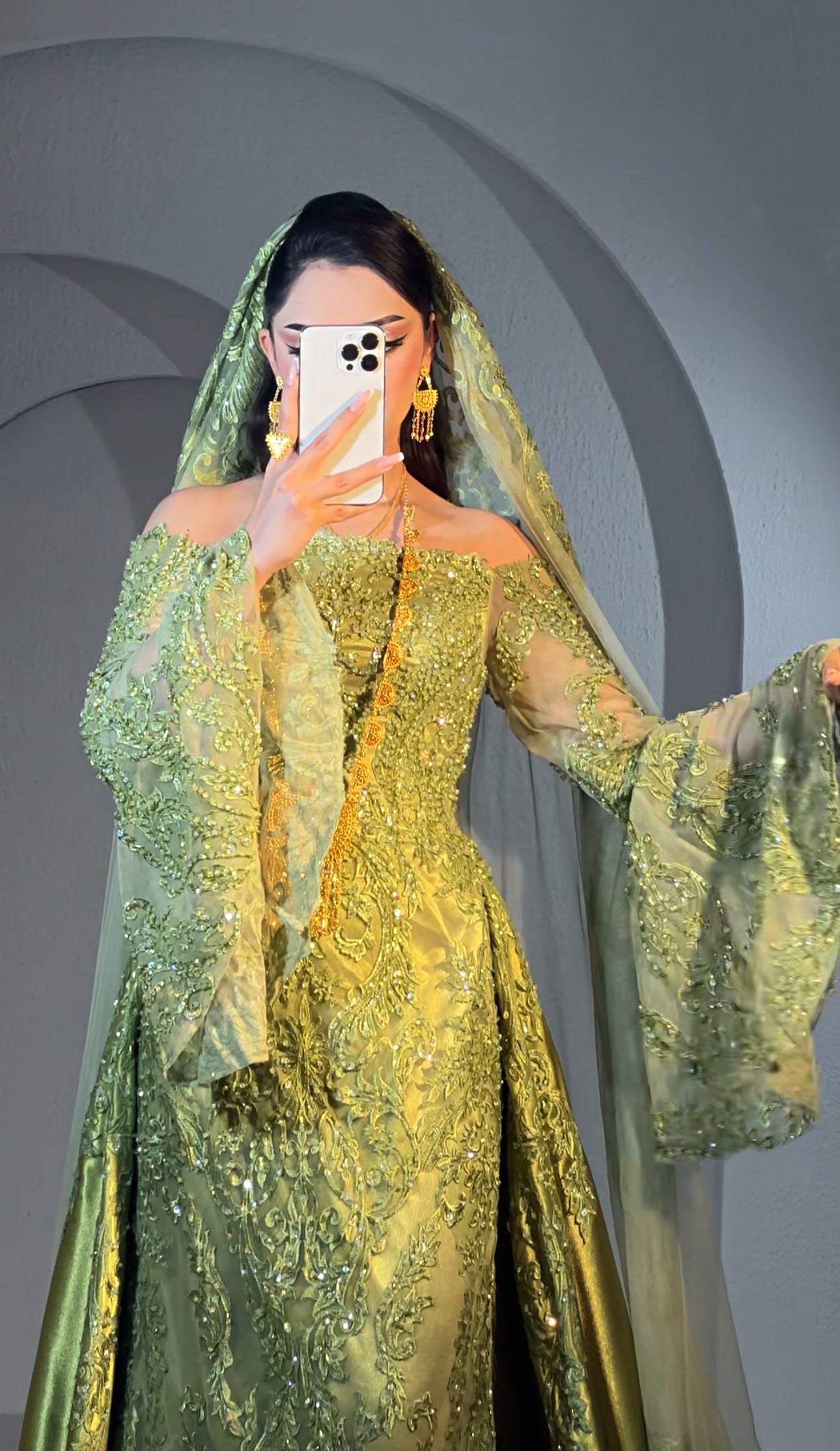 Green henna dress with veil فستان حنه مع طرحة
