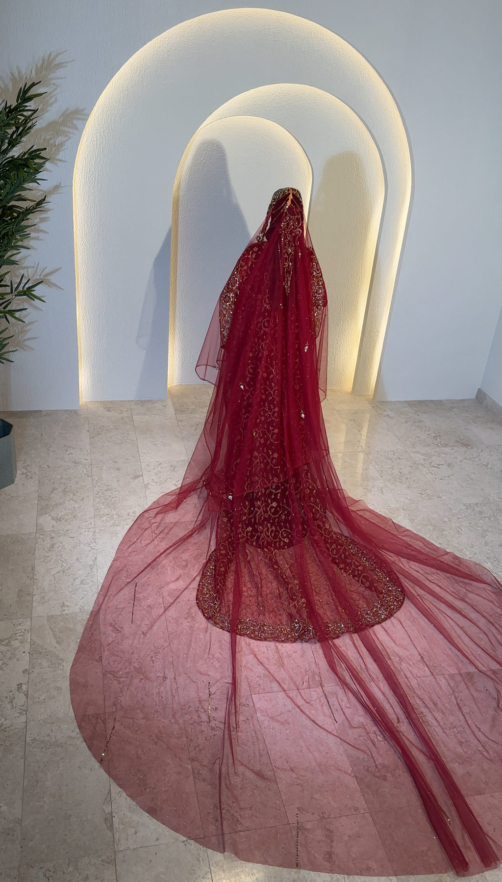 Malka dress maroon with gold three piece ٣ قطع فستان ملكة ماروني