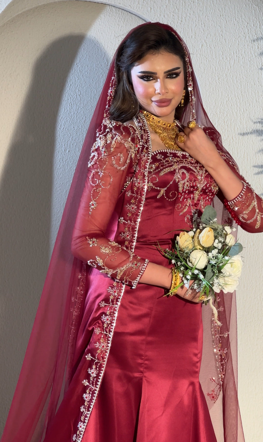 Maroon fishtail henna dress with veil فستان ملكة ماروني مع طرحة