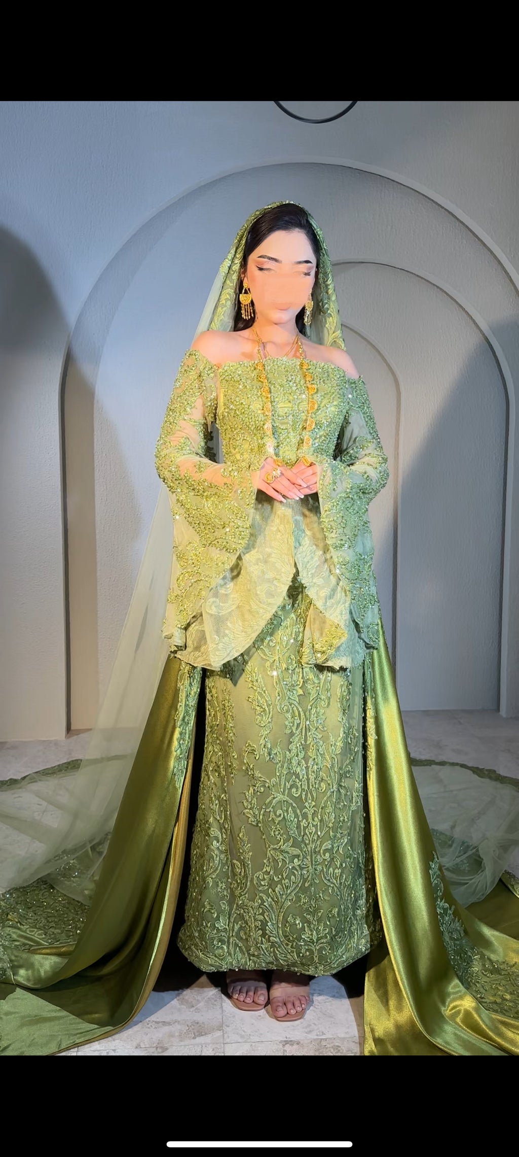Green henna dress with veil فستان حنه مع طرحة
