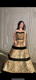 Gold & velvet black ذهبي و اسود مخملي
