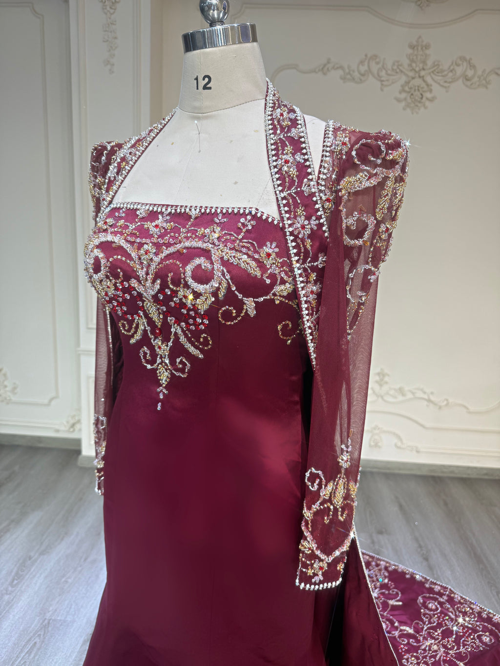 Maroon fishtail henna dress with veil فستان ملكة ماروني مع طرحة