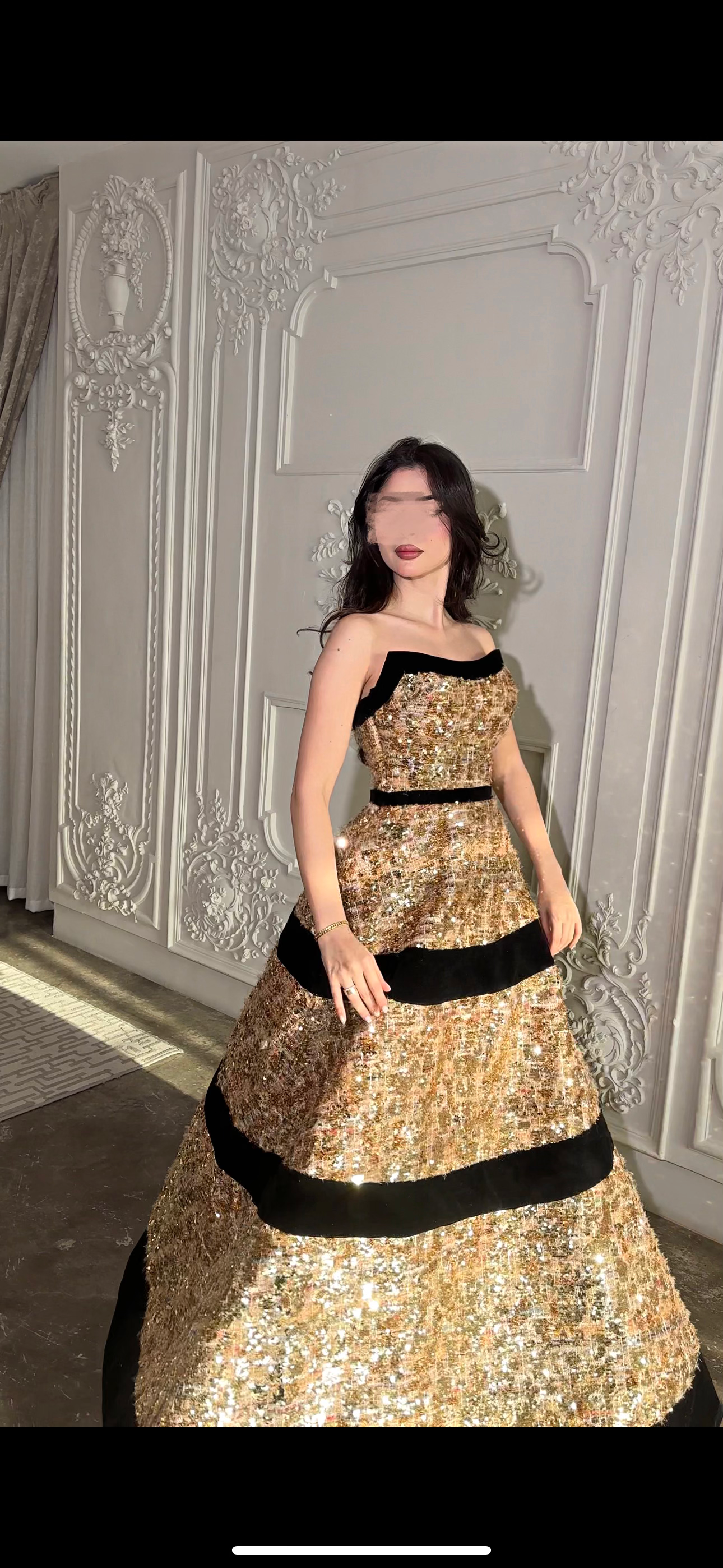 Gold & velvet black ذهبي و اسود مخملي