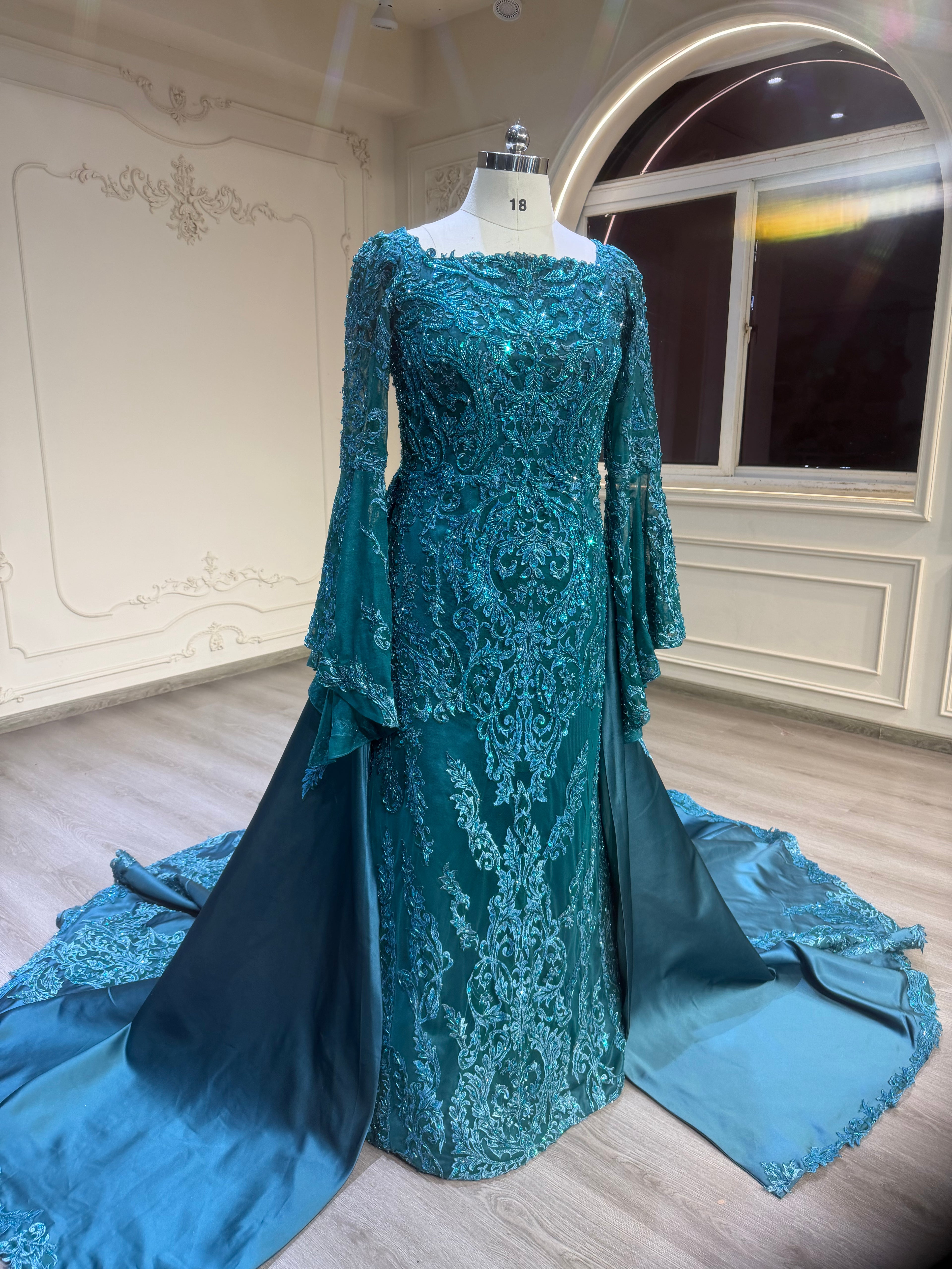 Turquoise dress with veil فستان فيروزي مع طرحة