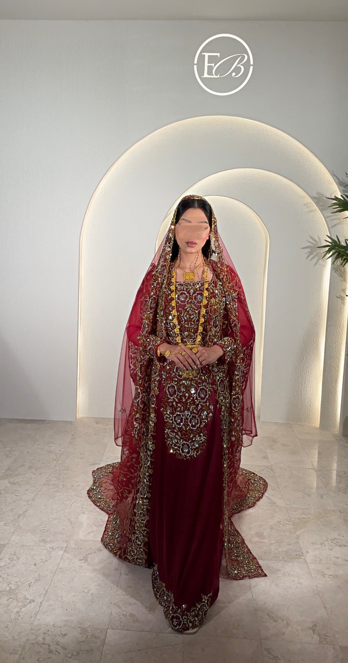 Malka dress maroon with gold three piece ٣ قطع فستان ملكة ماروني