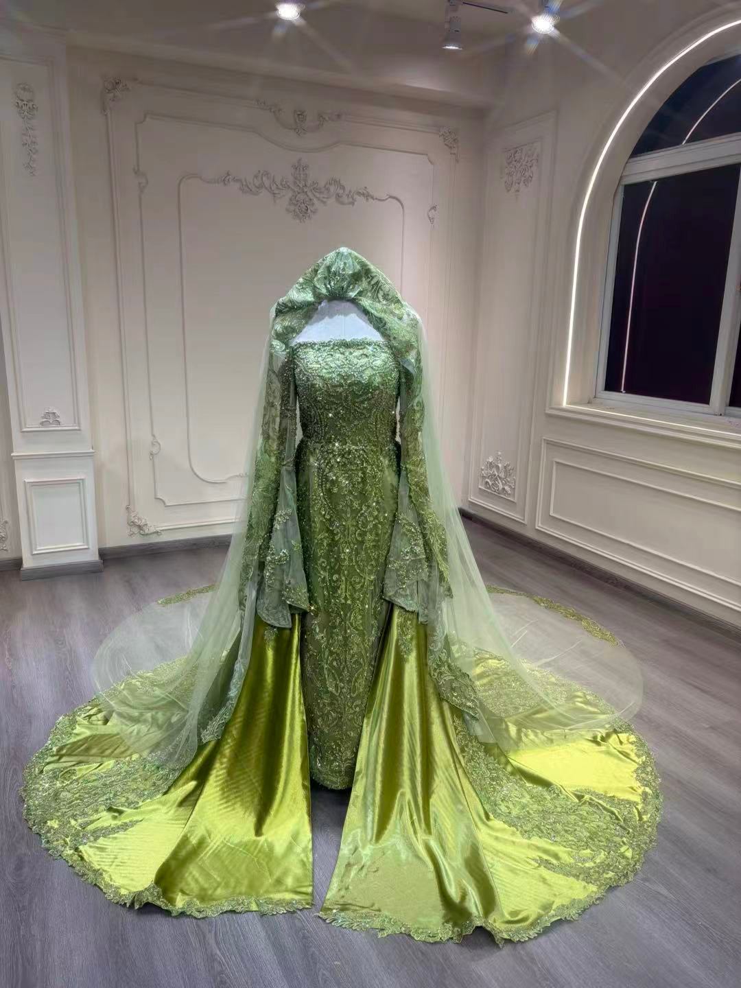Green henna dress with veil فستان حنه مع طرحة
