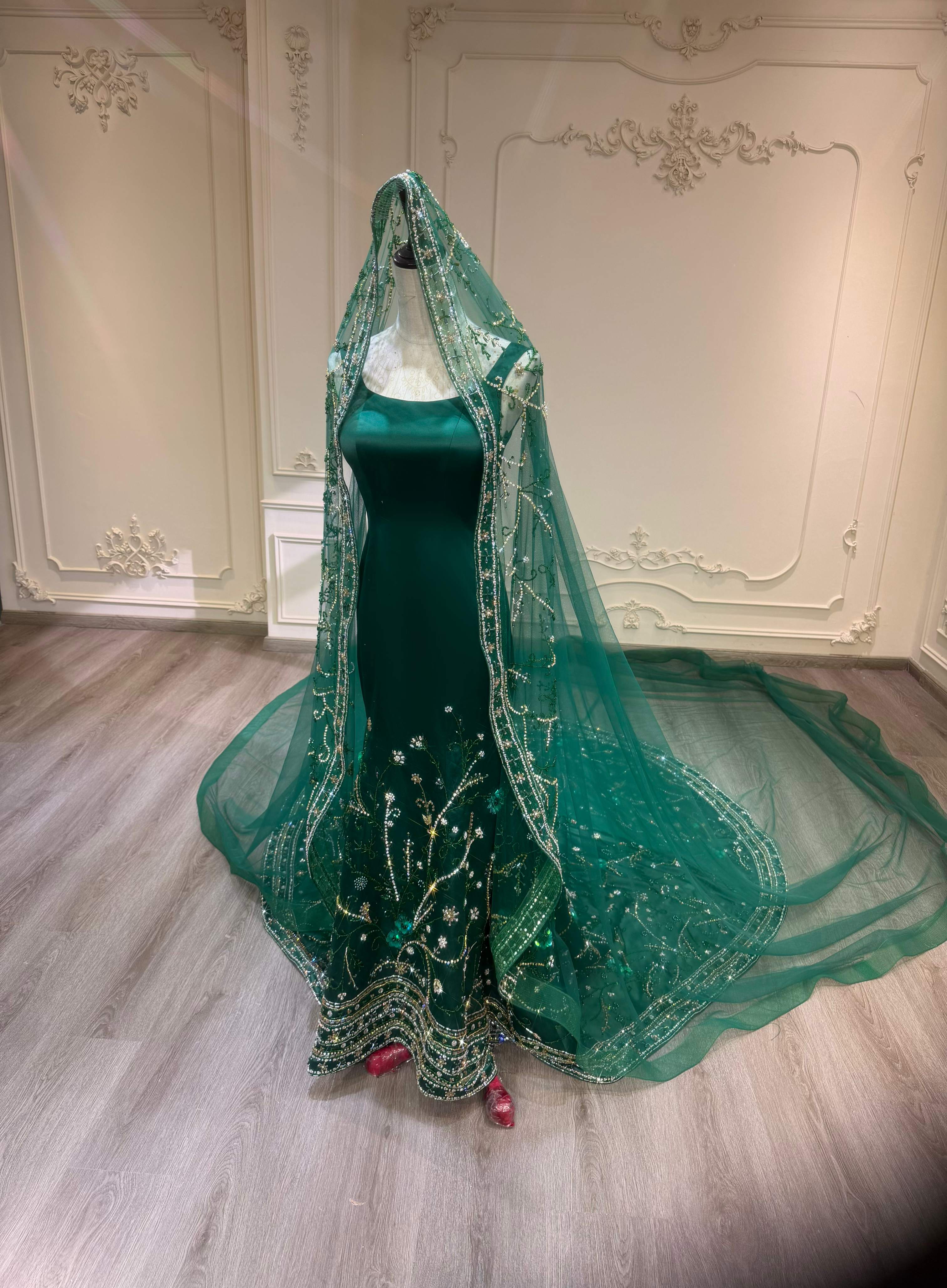 Green malka hand embroidered dress with veil فستان  خطوبة بالشك اليدوي مع طرحة