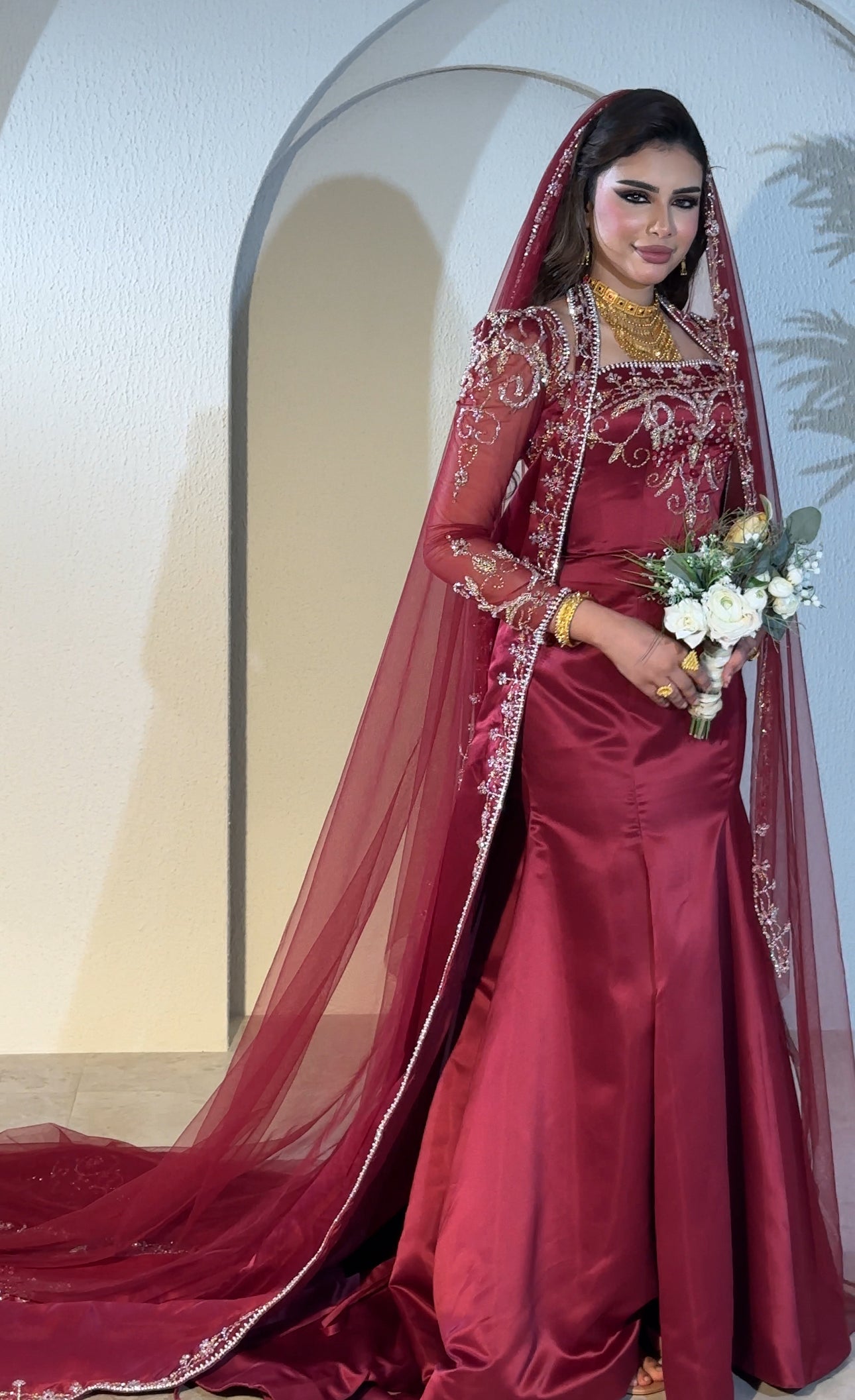 Maroon fishtail henna dress with veil فستان ملكة ماروني مع طرحة