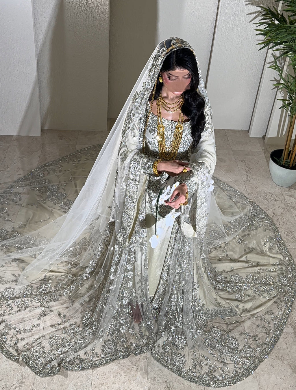 Ultra Luxurious henna thoub (4 pcs)  ثوب حنه فخم جدا يتكون من ٤ قطع